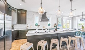 Micro-ondes, four, plaque de cuisson, lave-vaisselle