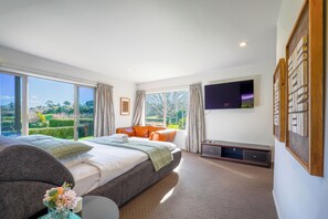 5 Schlafzimmer, Schreibtisch, Bügeleisen/Bügelbrett, kostenloses WLAN