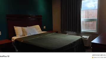 Deluxe Single Room, Non Smoking | Desk, free WiFi