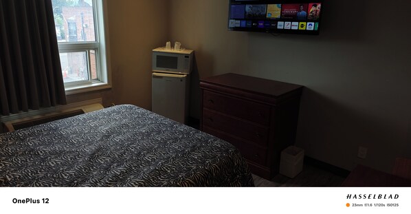 Standard Single Room, Smoking | Desk, free WiFi