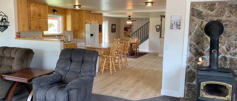 Télévision, cheminée