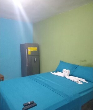 1 habitación, wifi y ropa de cama