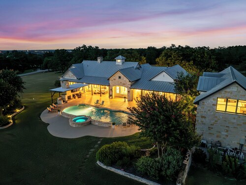 Sunset Oasis | Resort-Style Retreat w/ Pool & Spa