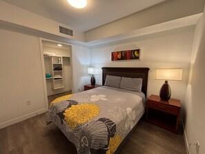 1 habitación, escritorio, tabla de planchar con plancha y wifi gratis