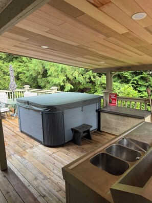 Terrace/patio - Welcome to Cultus Lake Hide-A-Way (Cultus Lake)