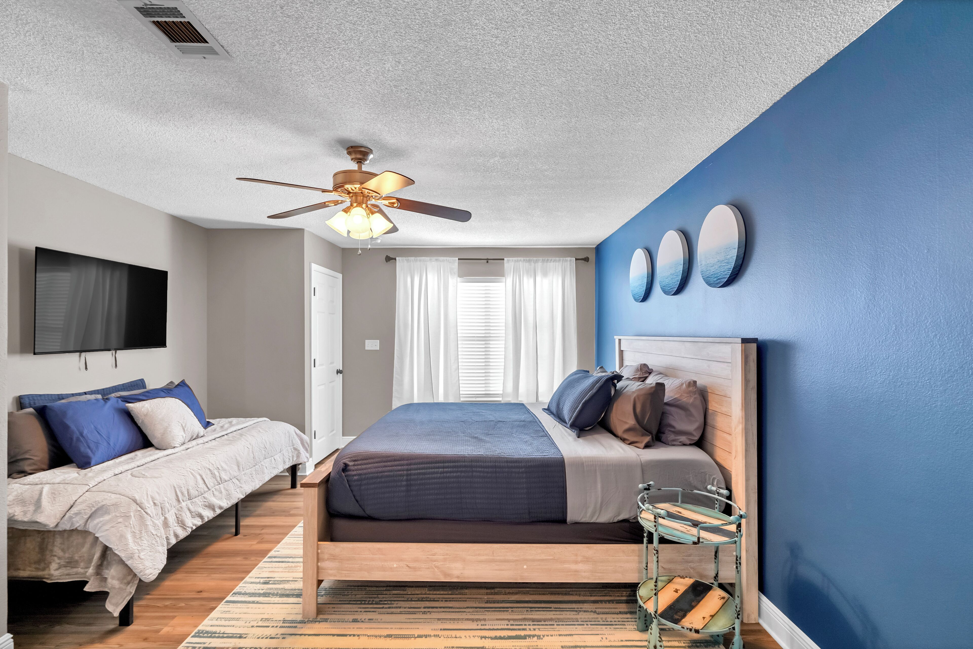 3 bedrooms, iron/ironing board, travel crib, WiFi
