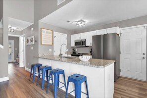 Mikrowelle, Ofen, Herdplatte, Geschirrspüler