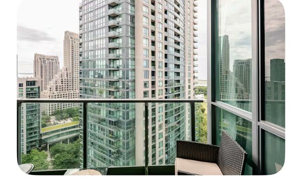 Property grounds - Cozy CN Tower And Lake Views Apartment (Toronto)