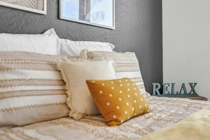 1 habitación, escritorio, wifi gratis y ropa de cama