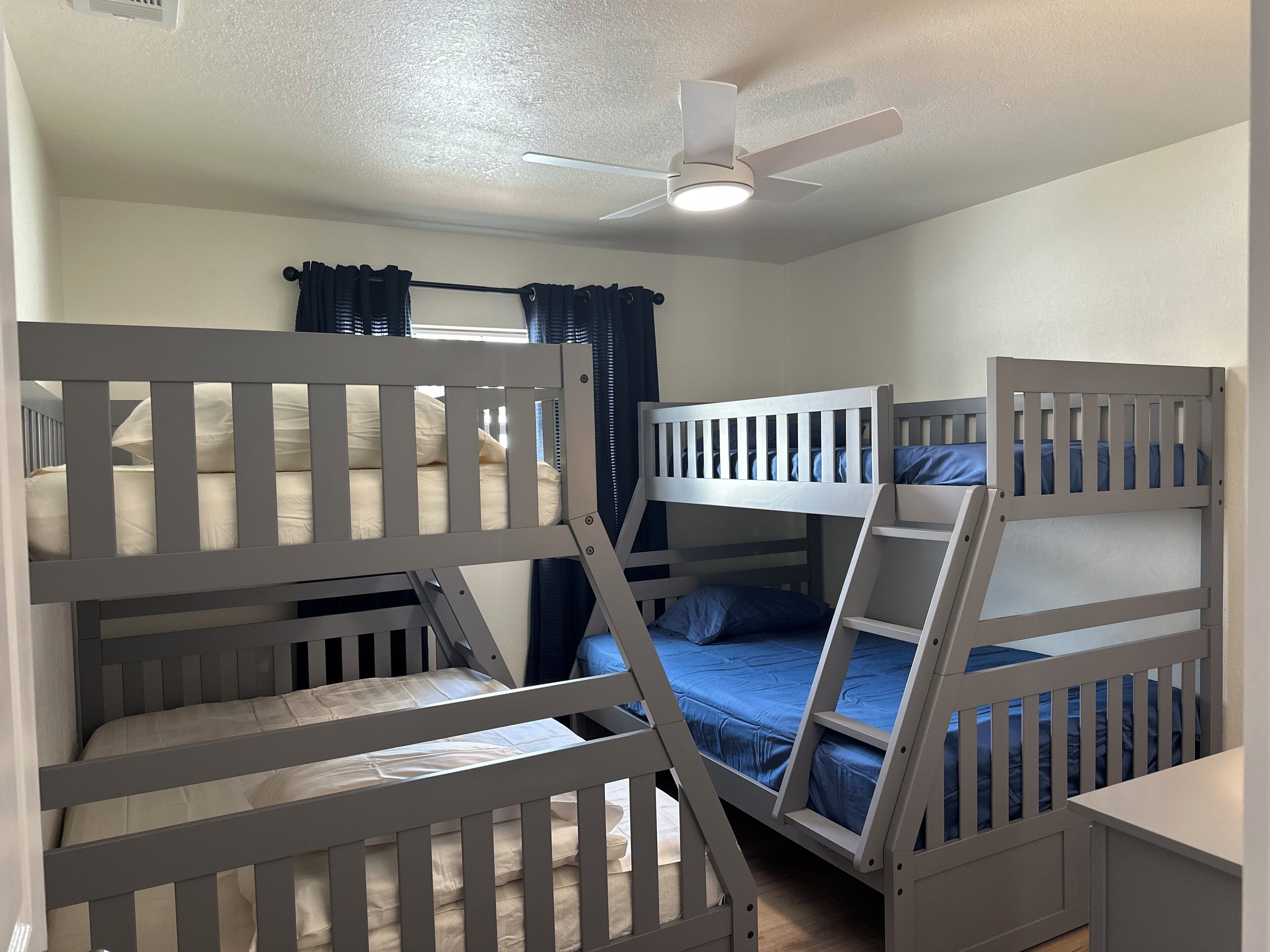 3 soverom, strykejern/-brett, wi-fi og sengetøy