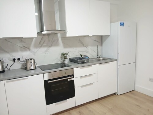 Harrow Haven - Sleeps 5 & Free parking