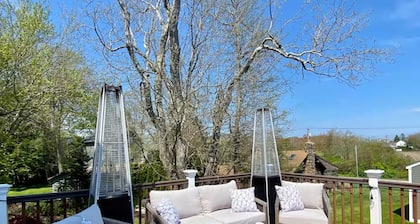 3-bedroom house in peaceful Narragansett - Walk to Beach!