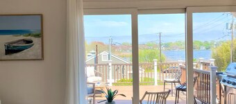 3-bedroom house in peaceful Narragansett - Walk to Beach!