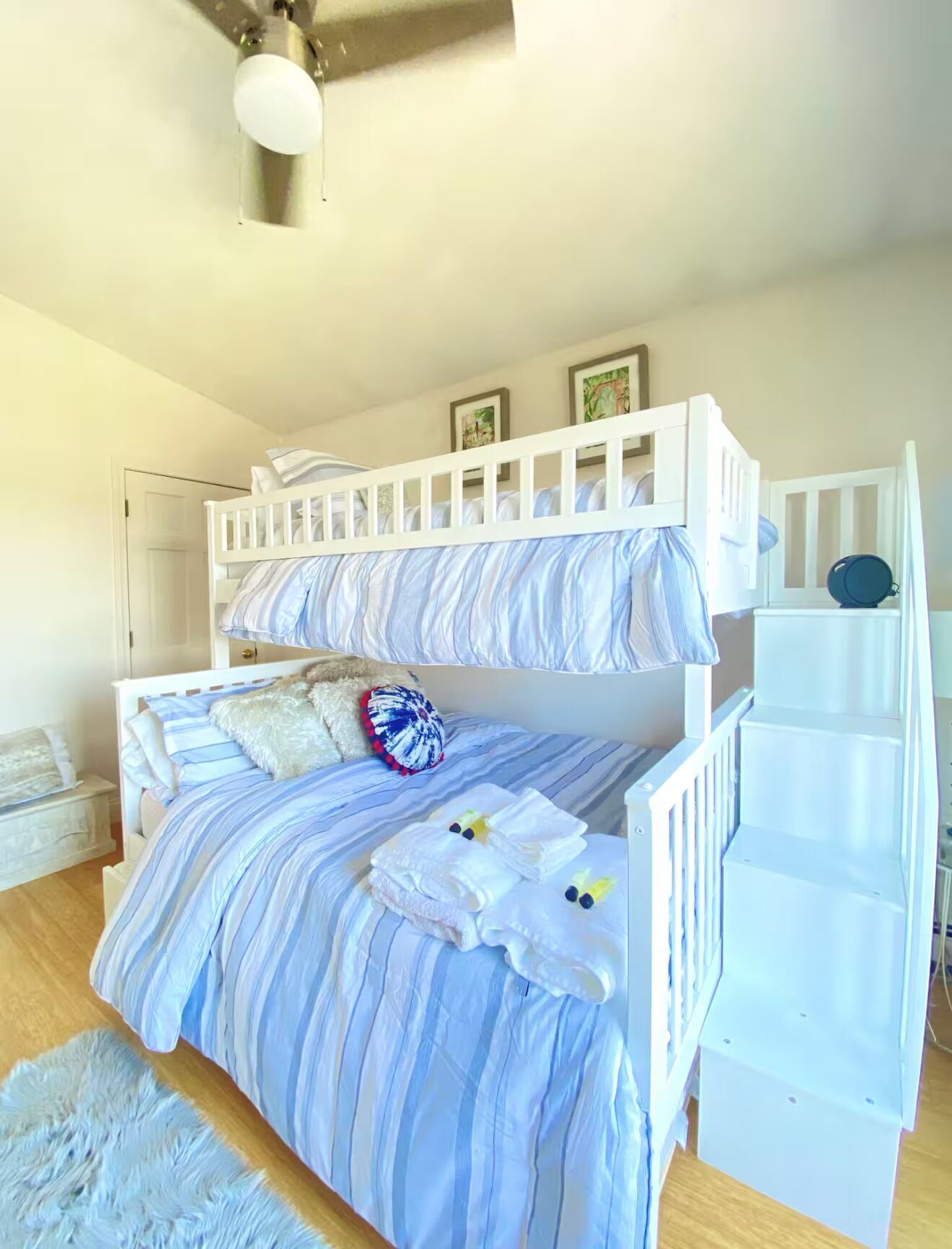 3 bedrooms, iron/ironing board, WiFi, bed sheets