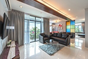 Apartment, Balcony | Living area
