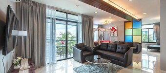 4BR Pool Mountain Views C205