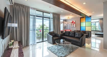 4BR Pool Mountain Views C205