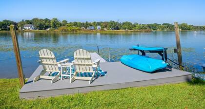 Lakeside Cottage Retreat near Grand Rapids