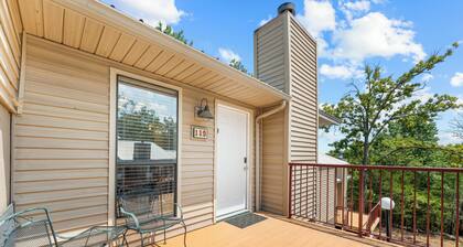 Upgraded Retreat with Cmty Pool, Cmty Pickleball, Mini Golf, Hiking Trail & Free Attraction Tickets