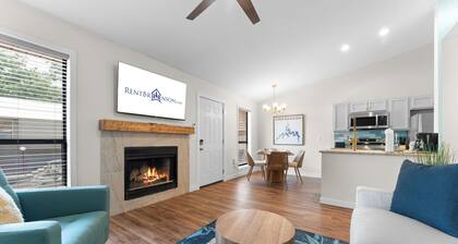 Upgraded Retreat with Cmty Pool, Cmty Pickleball, Mini Golf, Hiking Trail & Free Attraction Tickets