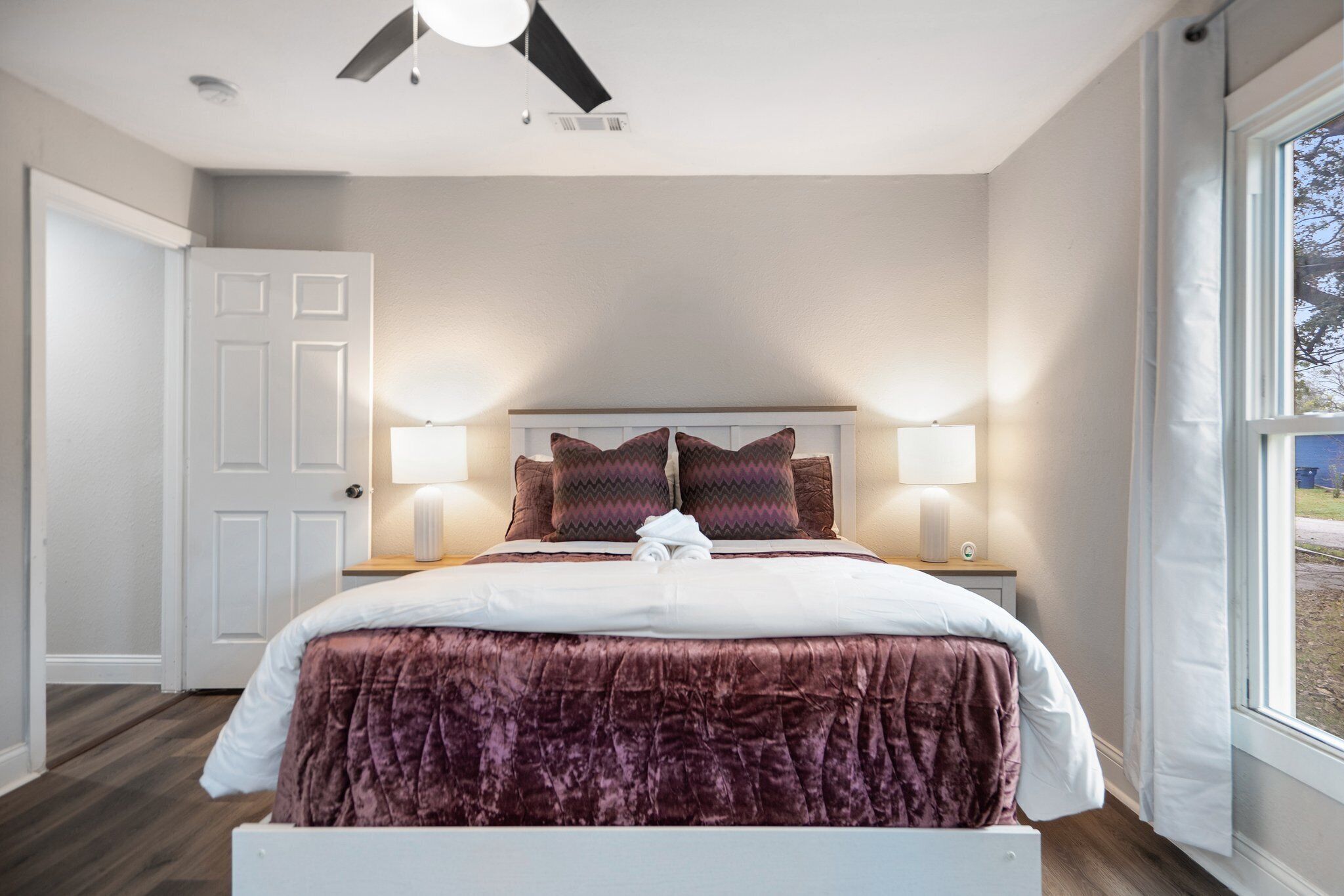 3 室のベッドルーム、アイロン / アイロン台、WiFi、ベッドシーツ