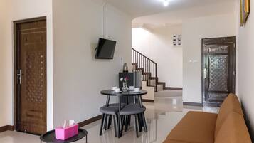 Villa familiar, vistas a la montaña | Zona de estar