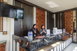Quầy tiếp tân