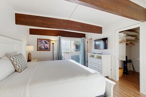 3 bedrooms, internet, bed sheets