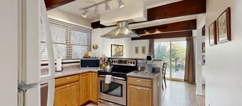 Red Rock views & relaxation await at this charming Sedona escape