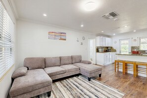 TV, fireplace, ping pong
