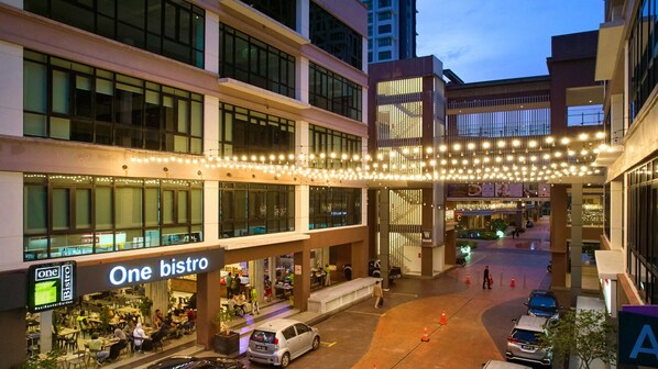 Exterior - 3-bedroom condo in awesome Putrajaya with AC, fitness room (Putrajaya)