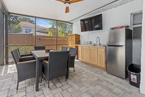 Outdoor dining