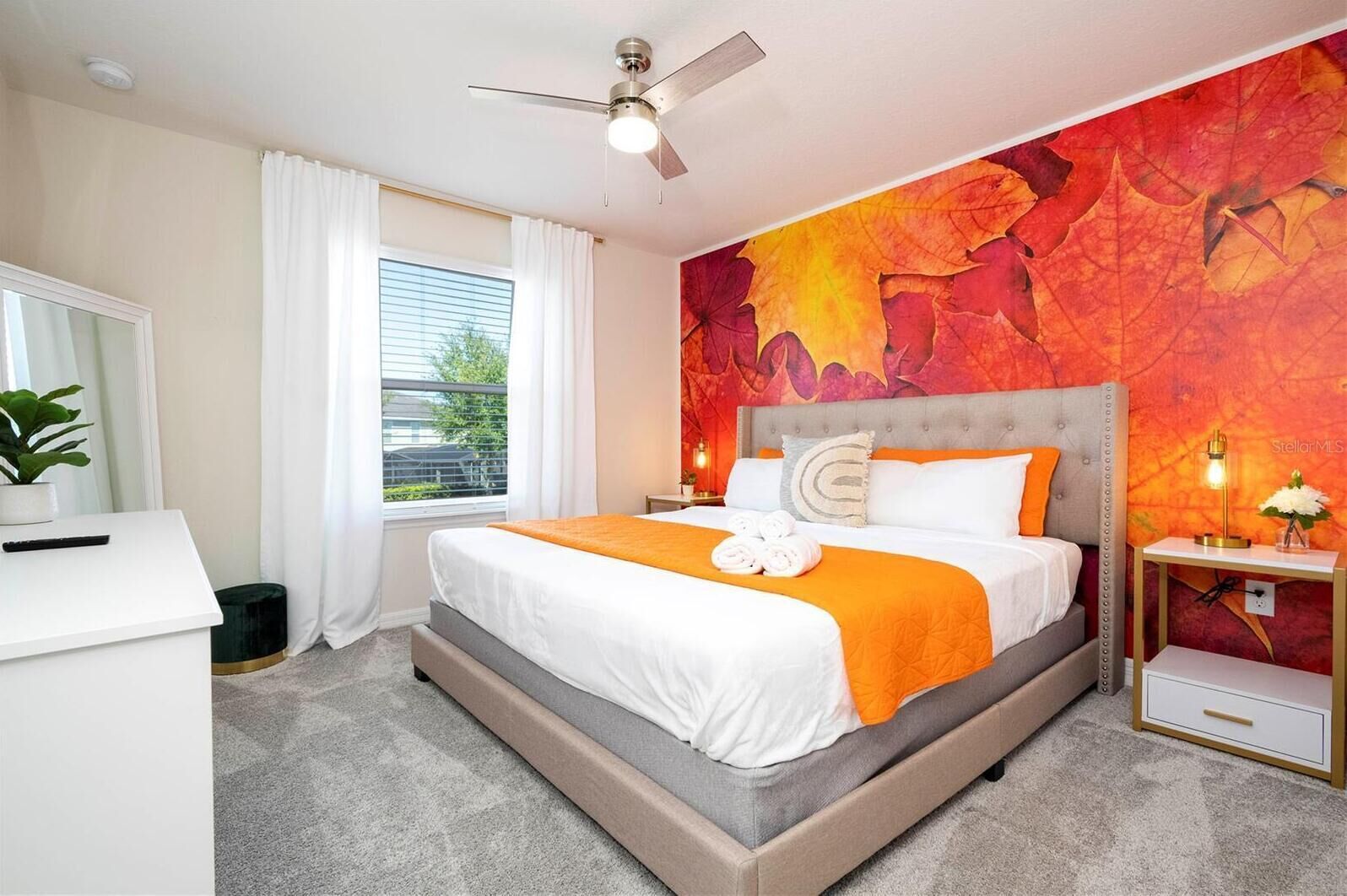 Laptop workspace, free WiFi