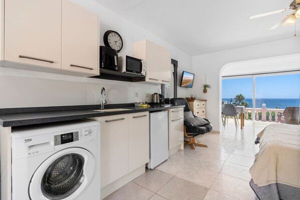 Interior - Nice Studio pool & views (Málaga)
