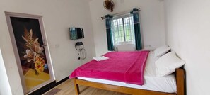 Free WiFi, bed sheets