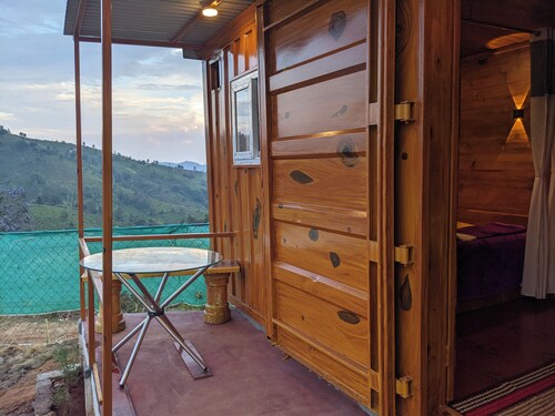 7 separate bedroom and attached bathroom; Container wood house