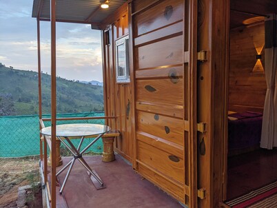 7 separate bedroom and attached bathroom; Container wood house