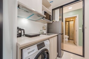 Apartment, Balcony | Private kitchen