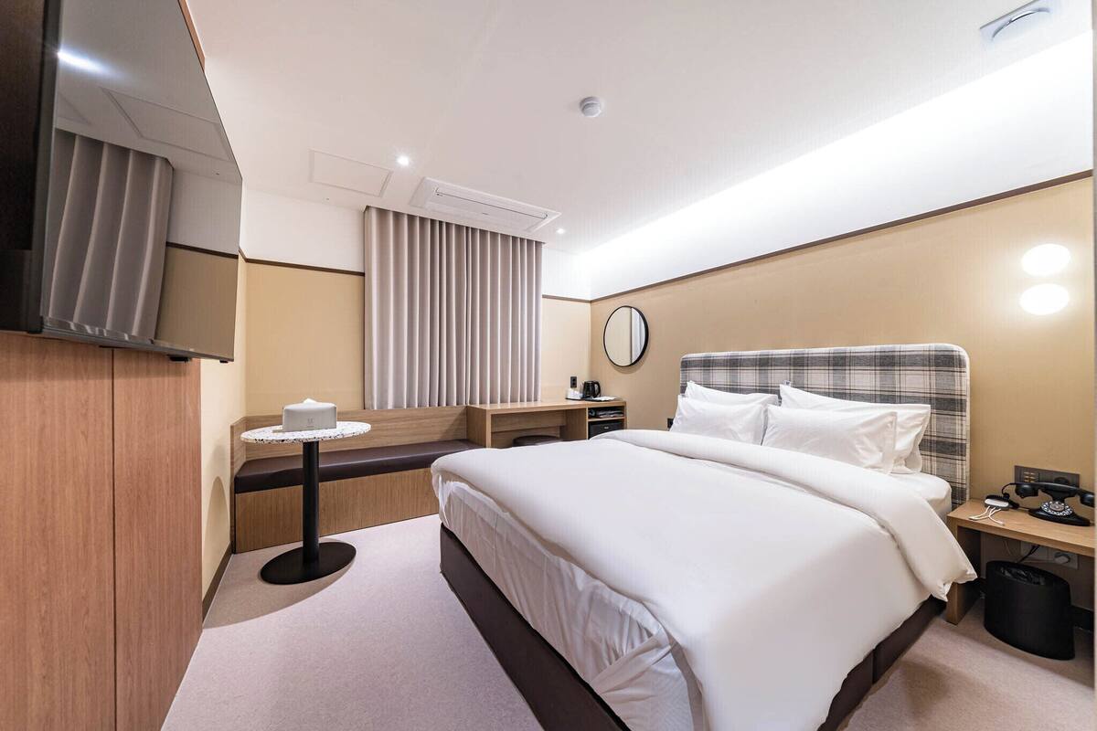 Basic Double Room | Free WiFi