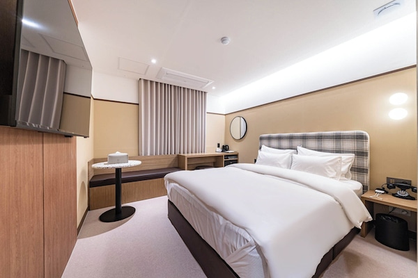 Basic Double Room | WiFi (free)