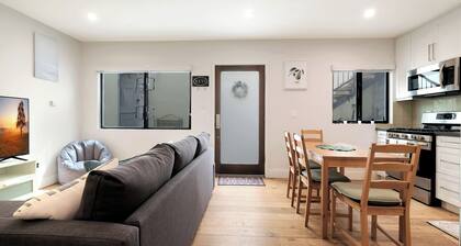 Cute 1 Bedroom Apt. 700 Feet To The Beach