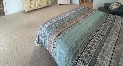 Beautifully updated waterfront 3-bedroom house with heated pool in Rotonda West.