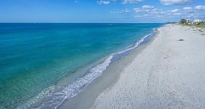 Beautifully updated canal waterfront 3/2 house with heated pool in Rotonda West.