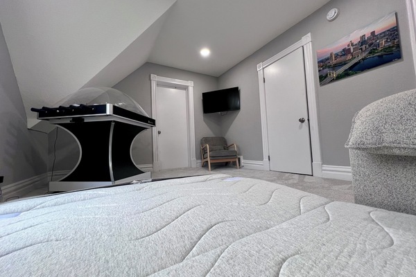 3 dormitoris, escriptori i planxa i posts de planxar