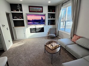 Smart-TV, Kamin, Drucker