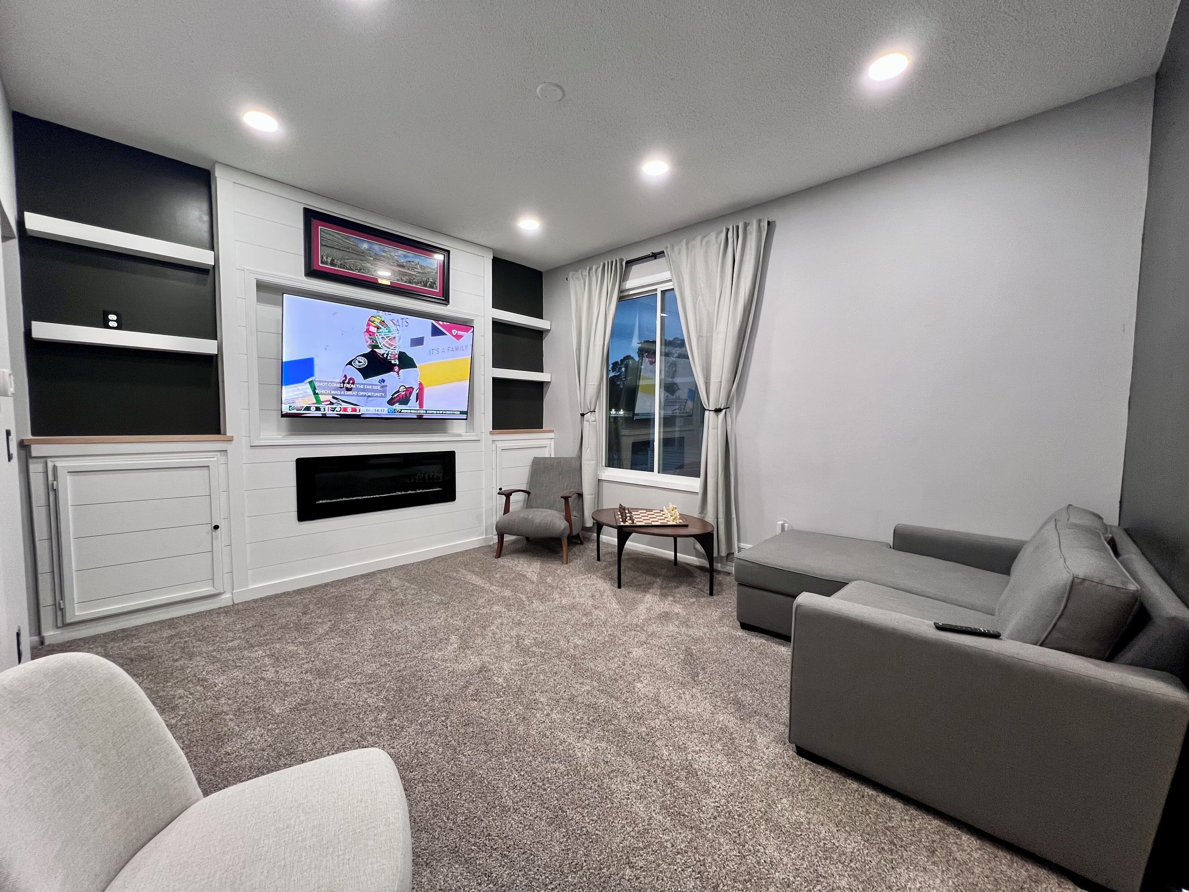 Smart TV, chimenea y impresora 