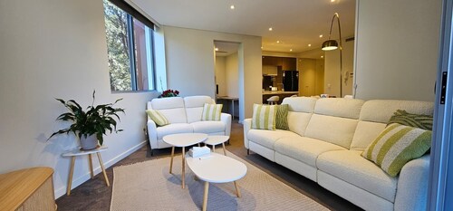 Fully Furnished Apartment with Premium Amenities
Lane Cove North / Long term