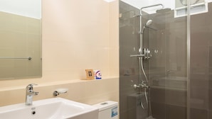 Studio – deluxe, balkong, strandutsikt | Bad