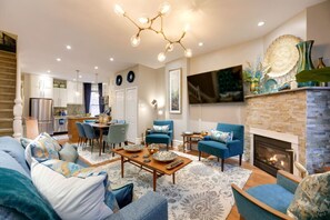 Télévision, cheminée