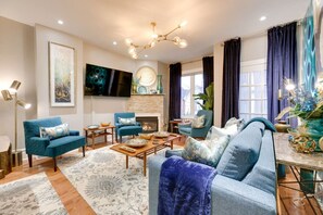 TV, fireplace